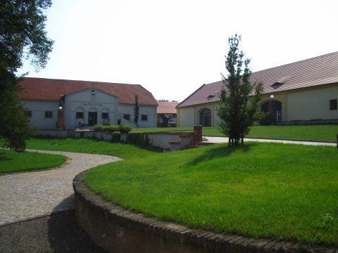 Ctěnice- park I.JPG