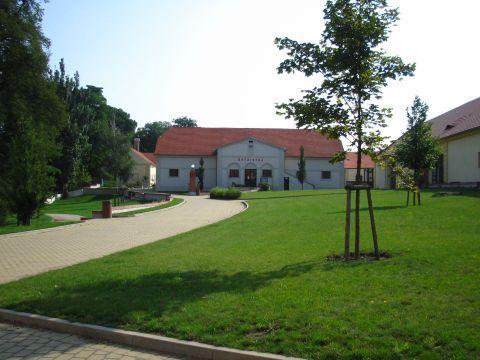 Ctěnice- park II.JPG